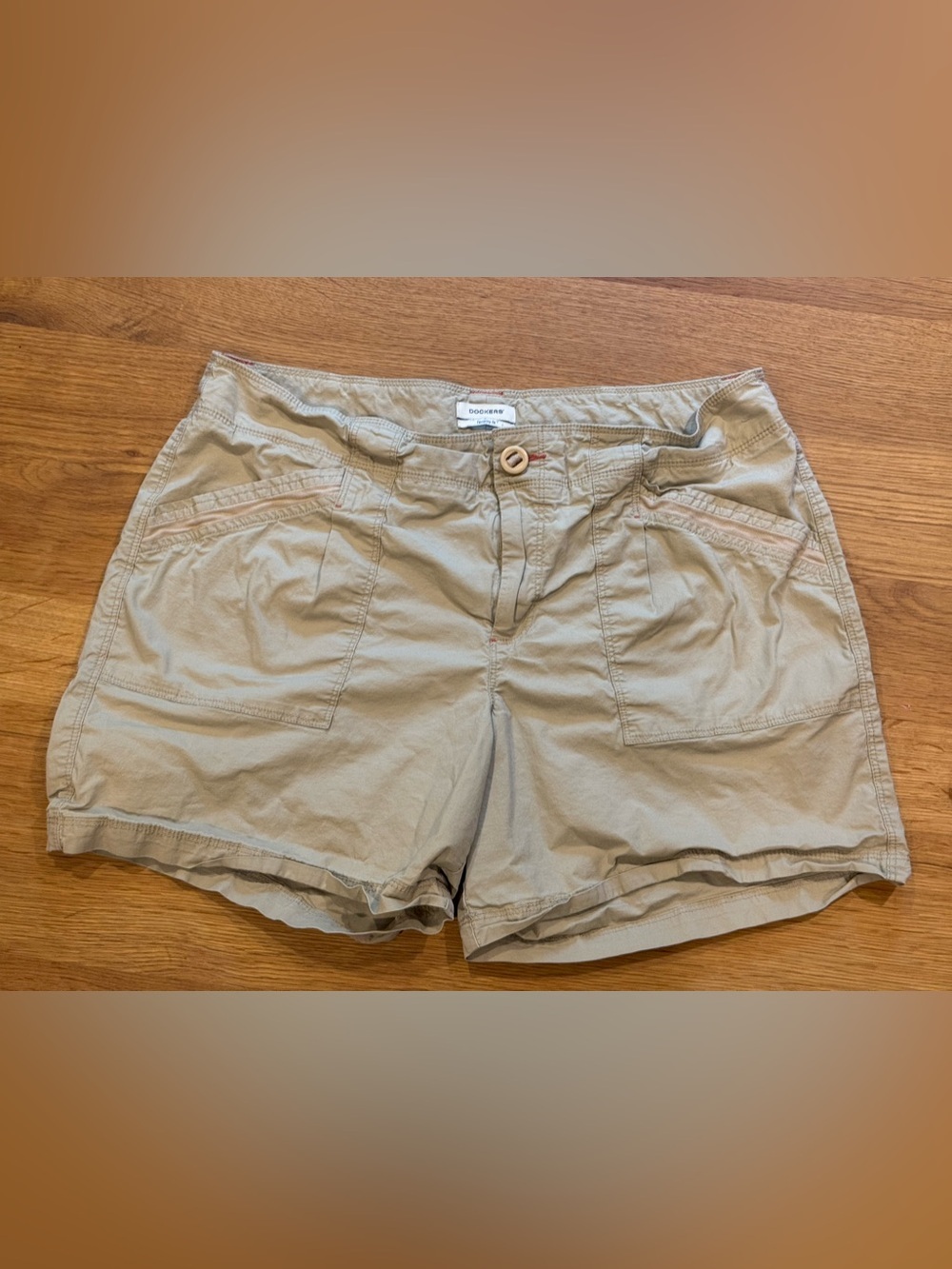 Dockers Favorite Fit Khaki Utility Shorts Womens 12 Cargo Pockets Tan